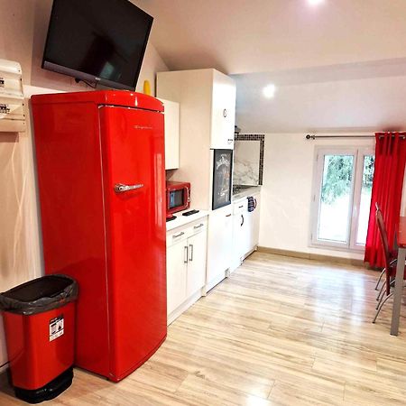 11 - Tres Joli 2 Pieces Tout Equipe Pour 1 A 5 Personnes, Vue Sur Parc Arbore, Parking Privatif Gratuit, Grand Fourgon Possible, Tout Le Linge De Maison Est Fourni Razac-sur-lʼIsle Eksteriør billede