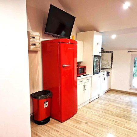11 - Tres Joli 2 Pieces Tout Equipe Pour 1 A 5 Personnes, Vue Sur Parc Arbore, Parking Privatif Gratuit, Grand Fourgon Possible, Tout Le Linge De Maison Est Fourni Razac-sur-lʼIsle Eksteriør billede