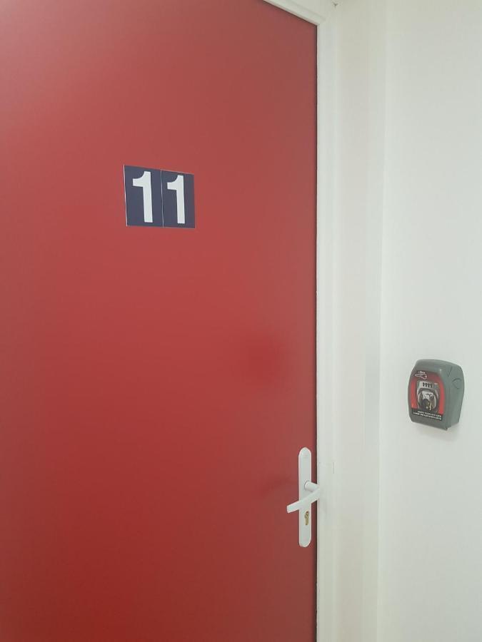 11 - Tres Joli 2 Pieces Tout Equipe Pour 1 A 5 Personnes, Vue Sur Parc Arbore, Parking Privatif Gratuit, Grand Fourgon Possible, Tout Le Linge De Maison Est Fourni Razac-sur-lʼIsle Eksteriør billede
