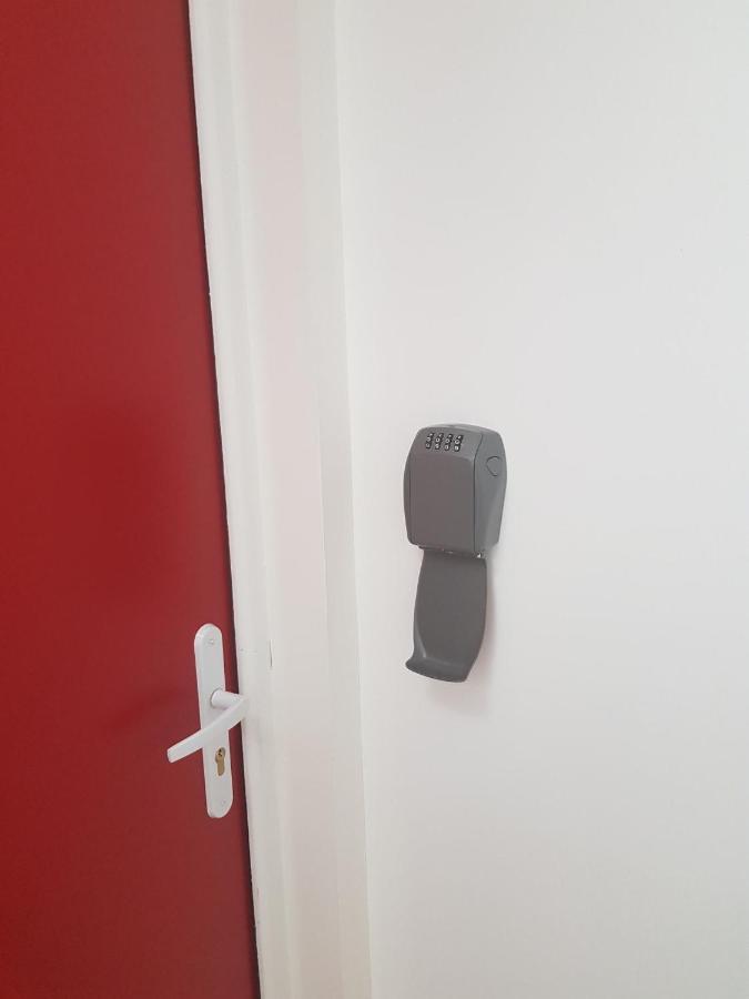 11 - Tres Joli 2 Pieces Tout Equipe Pour 1 A 5 Personnes, Vue Sur Parc Arbore, Parking Privatif Gratuit, Grand Fourgon Possible, Tout Le Linge De Maison Est Fourni Razac-sur-lʼIsle Eksteriør billede